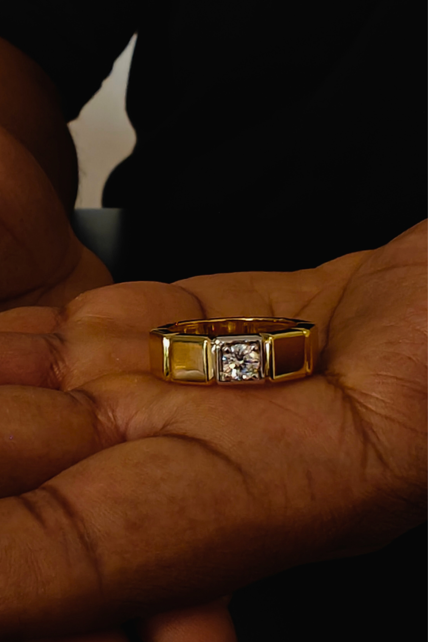 Honor Band with Round Solitaire