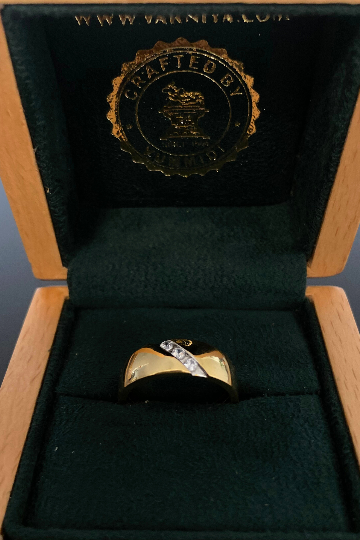 Legacy Band with Round Diamonds