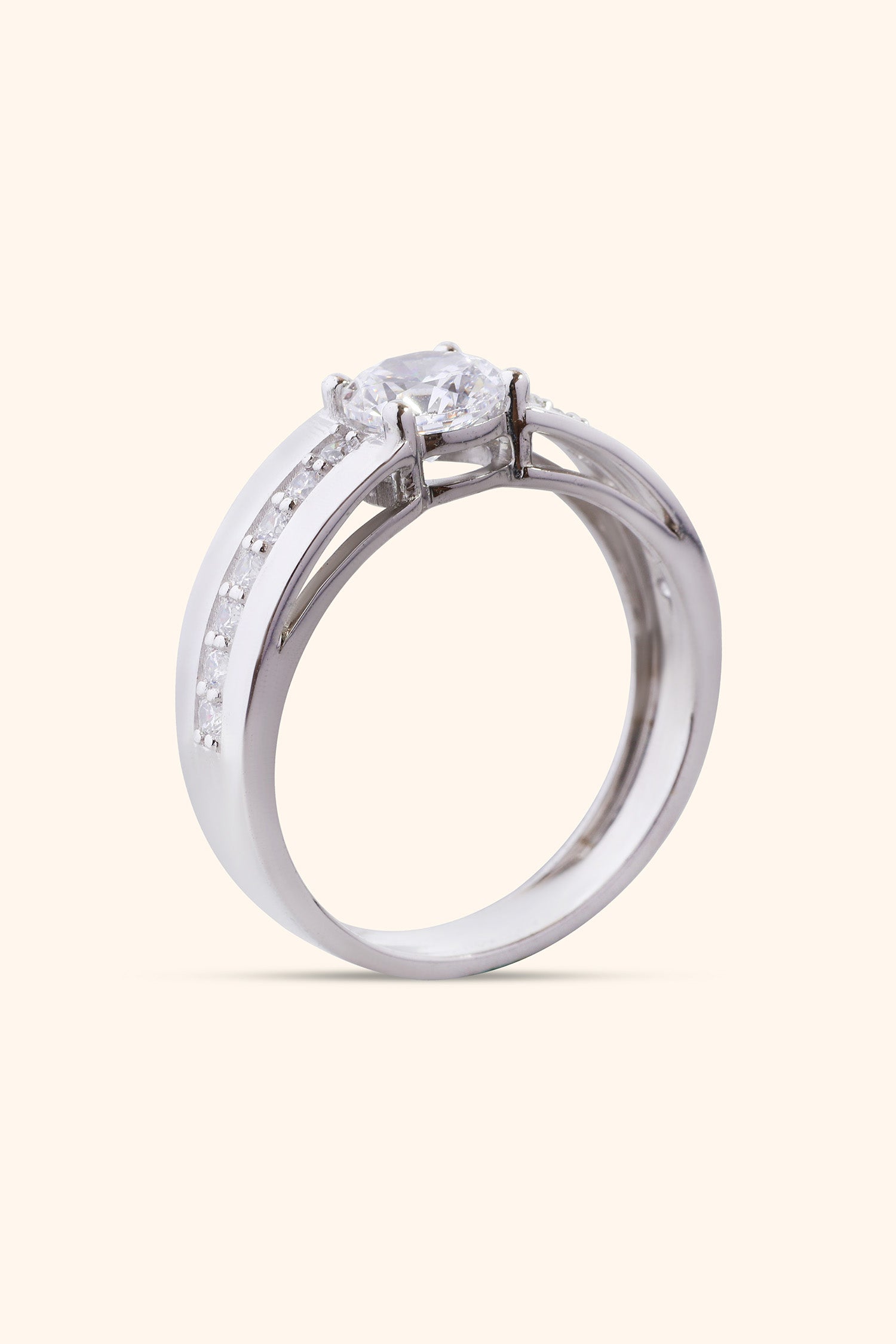 Magnate Mens Pavé Band with a Round Solitaire