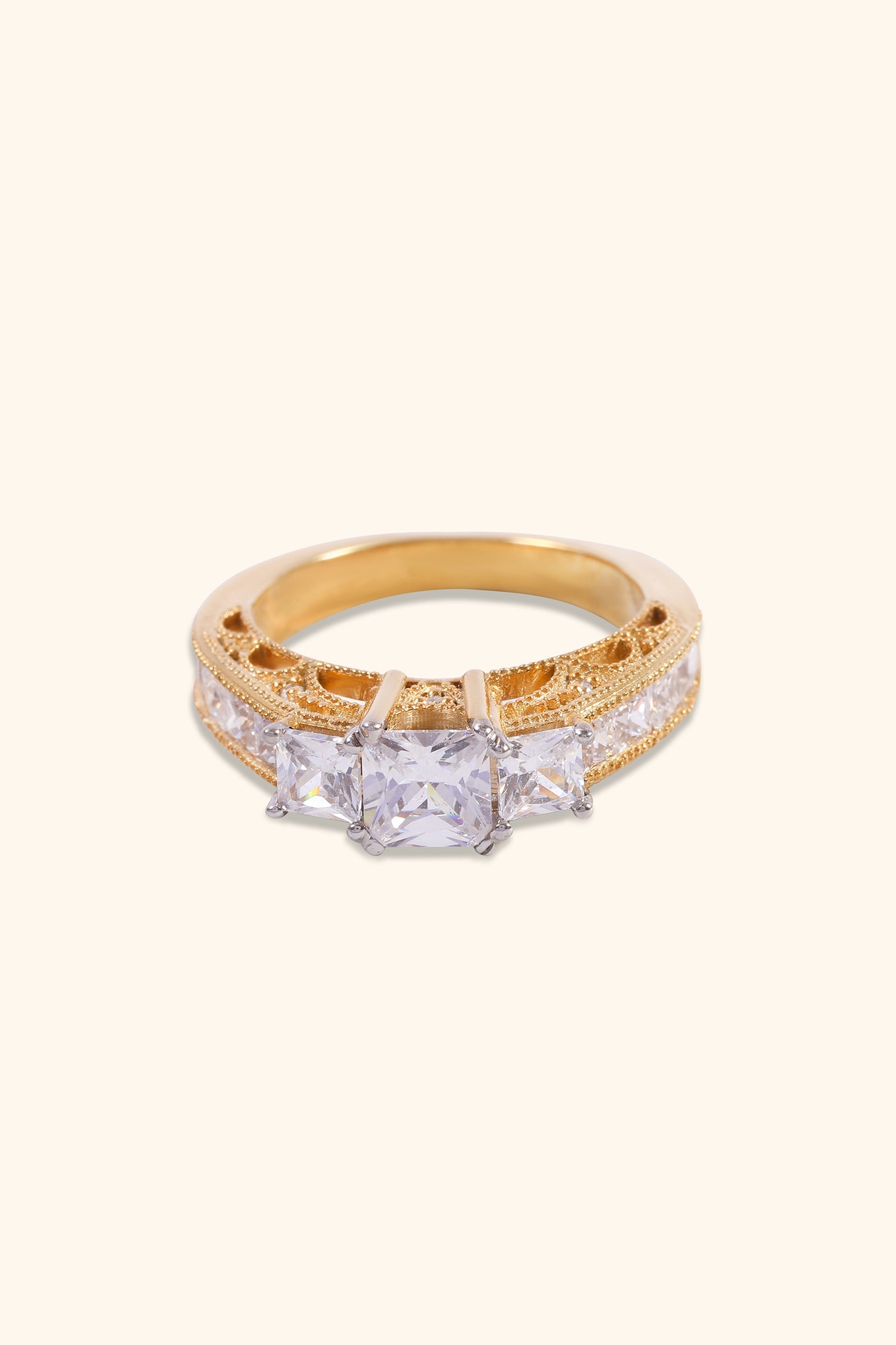 Mariana Trilogy Round Brilliant Solitaire Ring