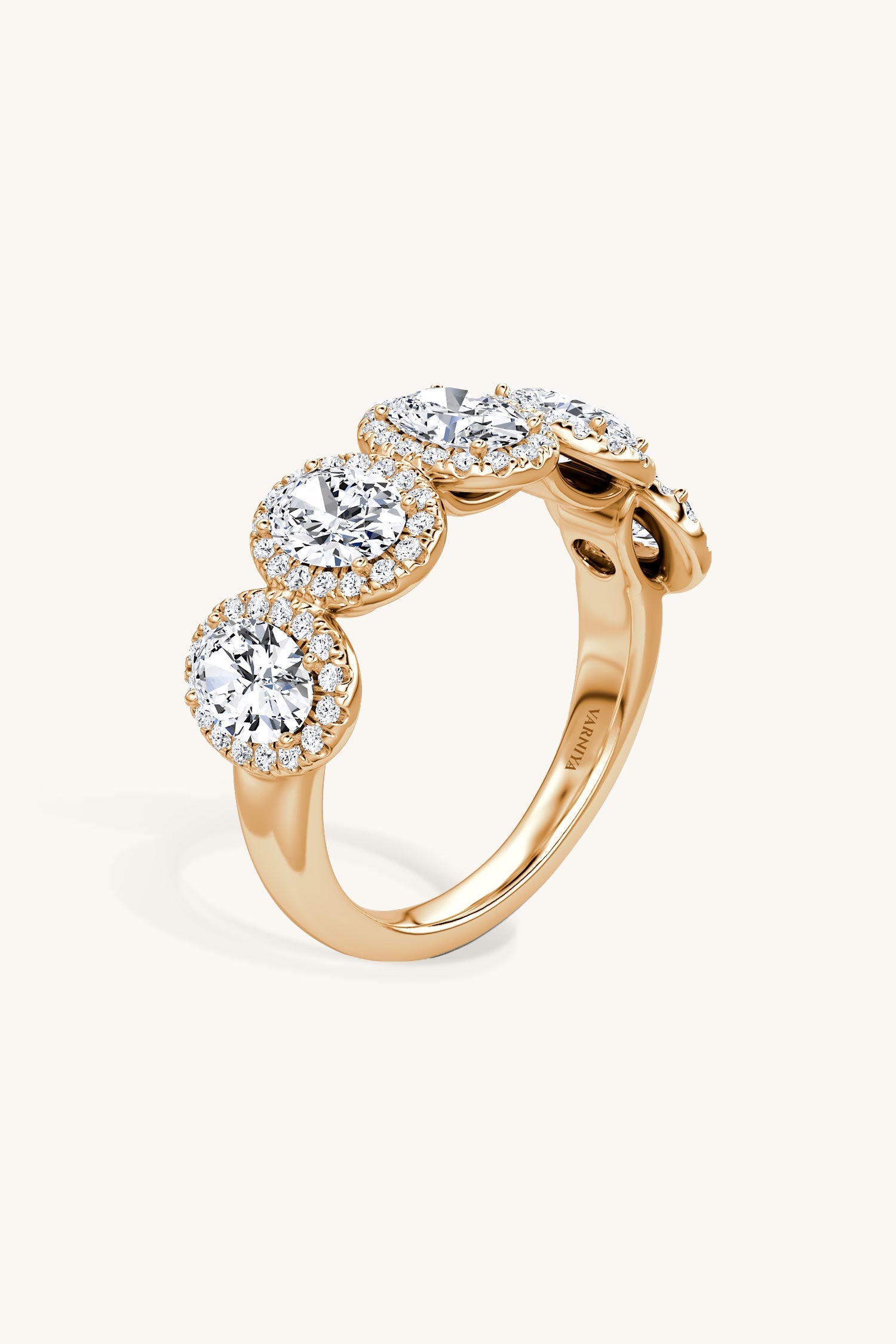 Beatriz Halo Oval Pave Band
