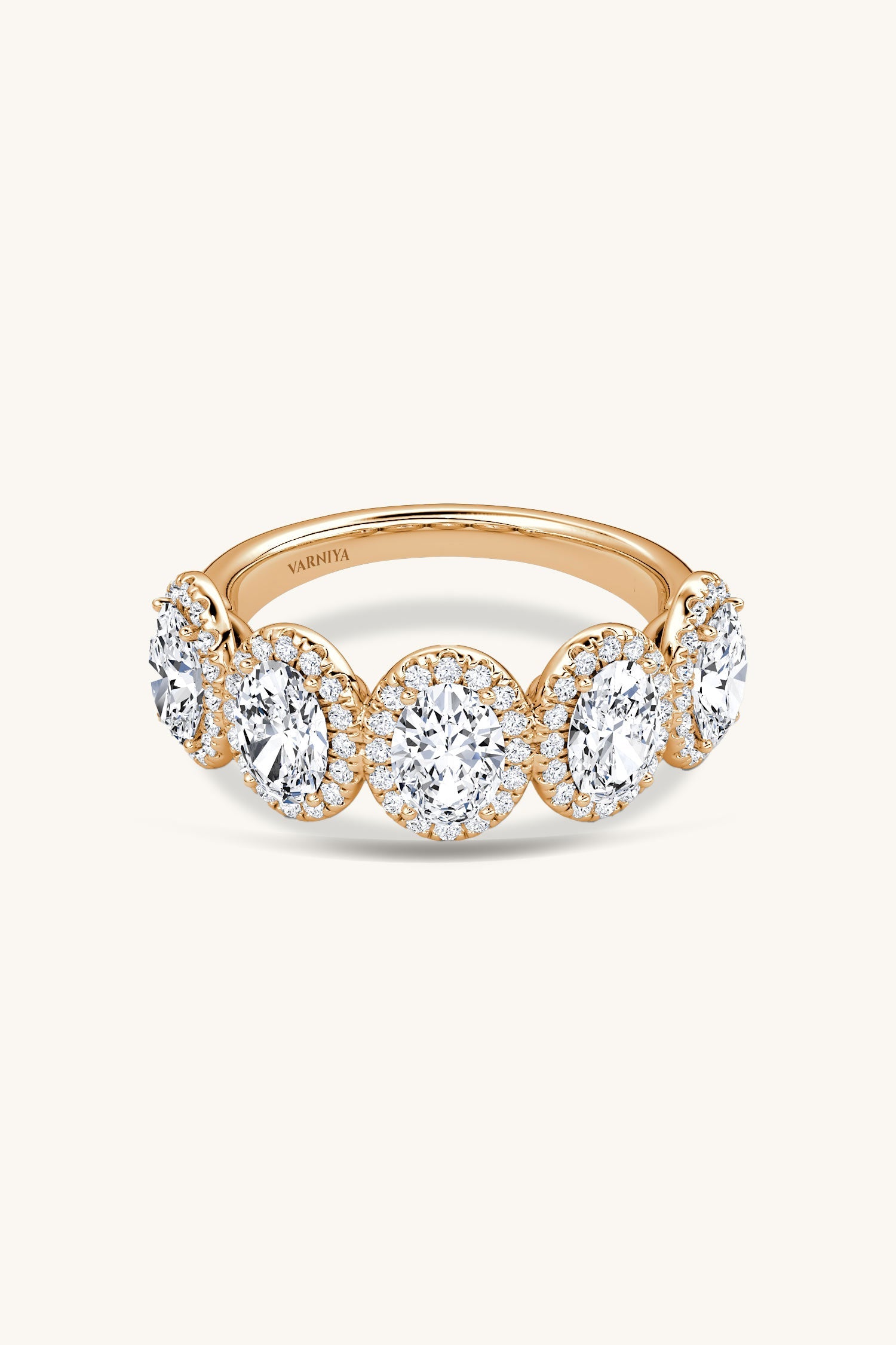 Beatriz Halo Oval Pave Band