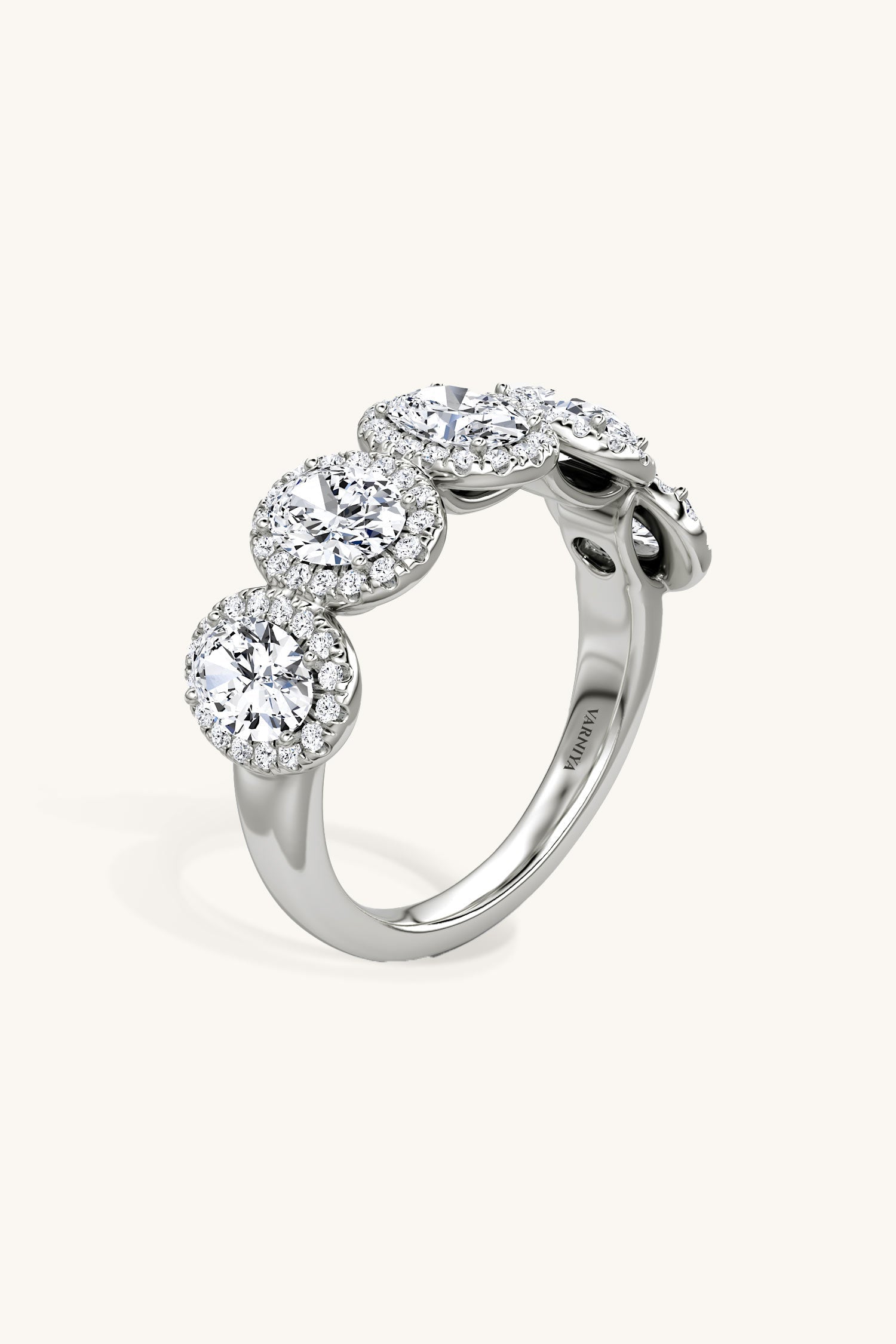 Beatriz Halo Oval Pave Band