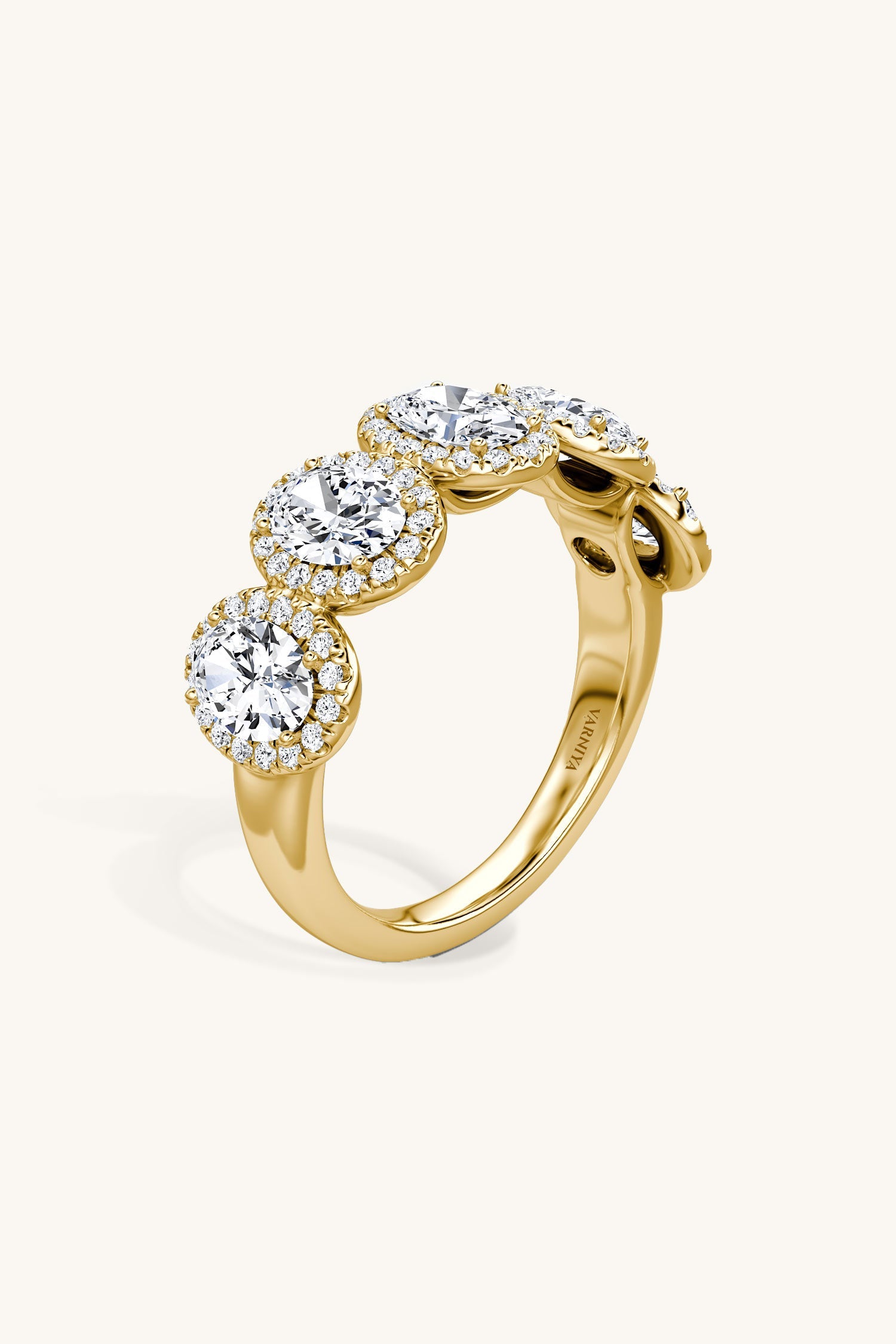 Beatriz Halo Oval Pave Band