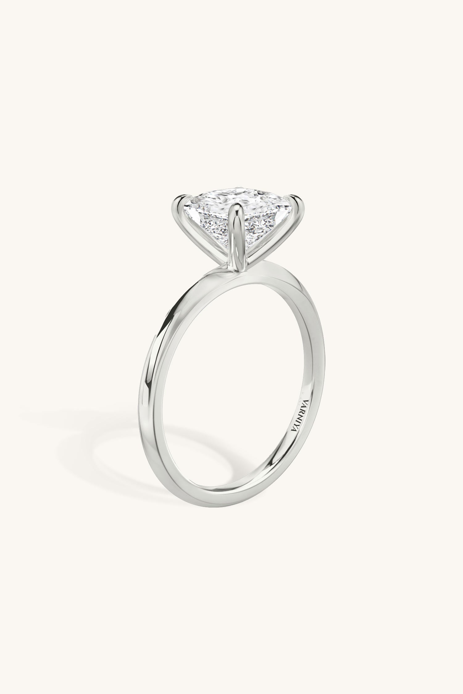 Amália Princess Solitaire Ring