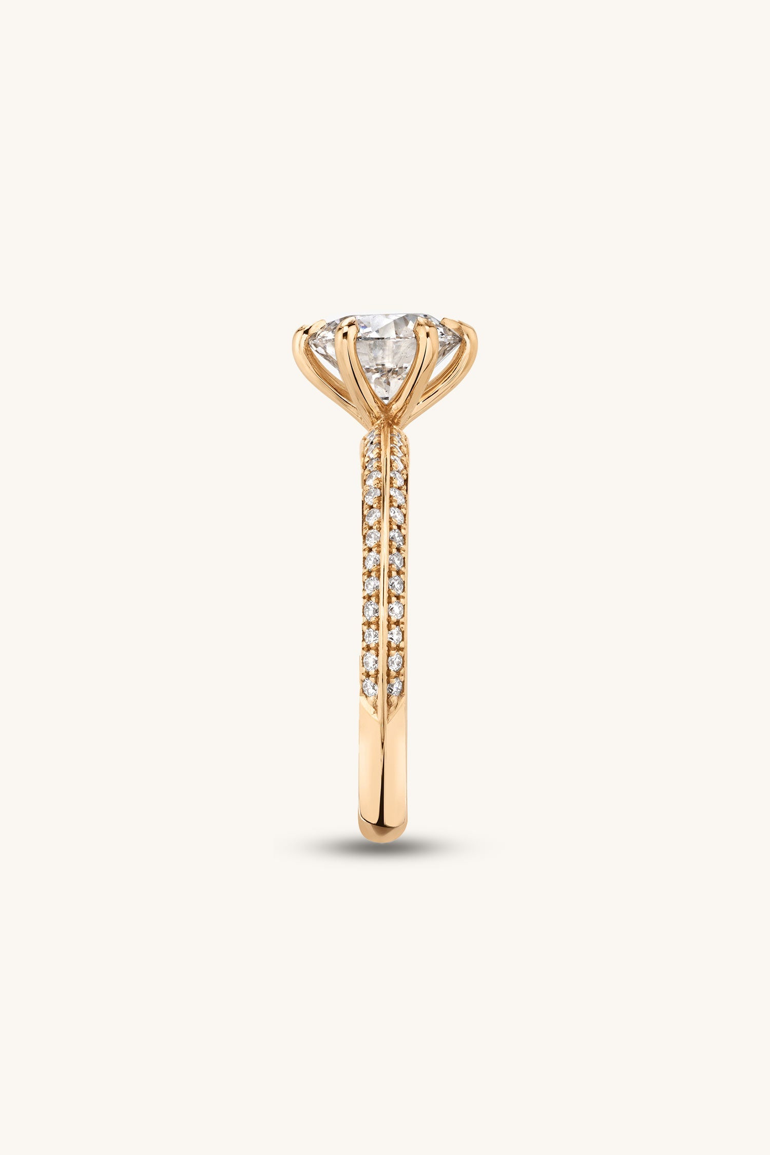 Amália Round Brilliant Solitaire Pavé Ring