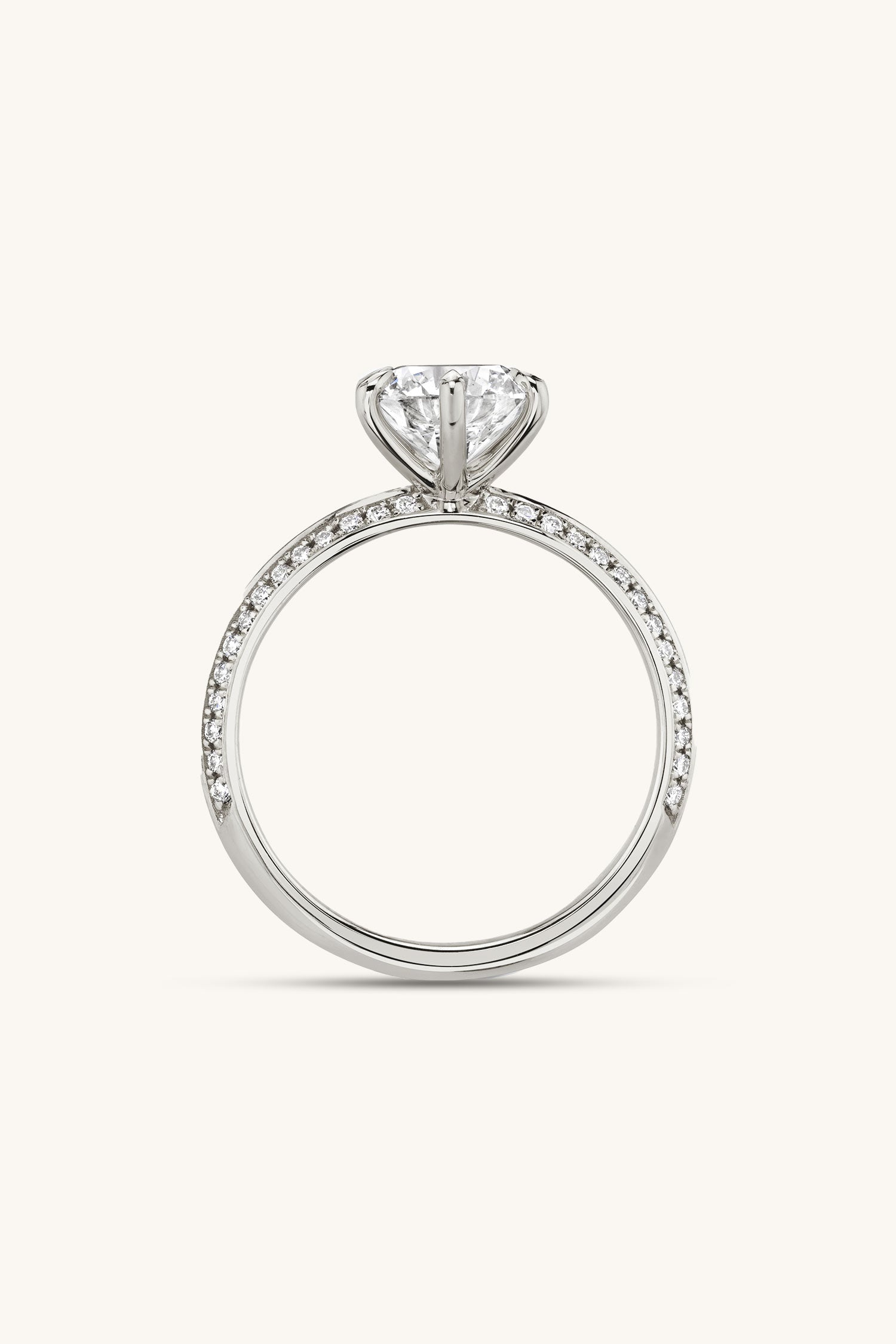 Amália Round Brilliant Solitaire Pavé Ring