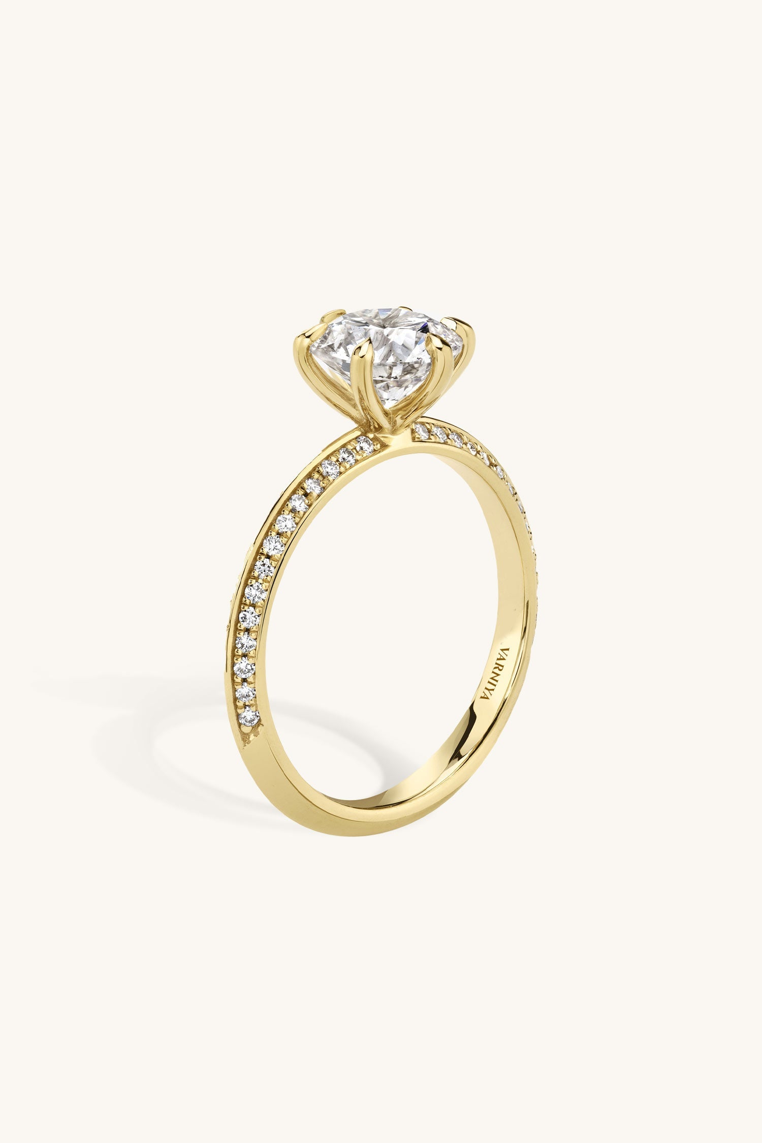 Amália Round Brilliant Solitaire Pavé Ring