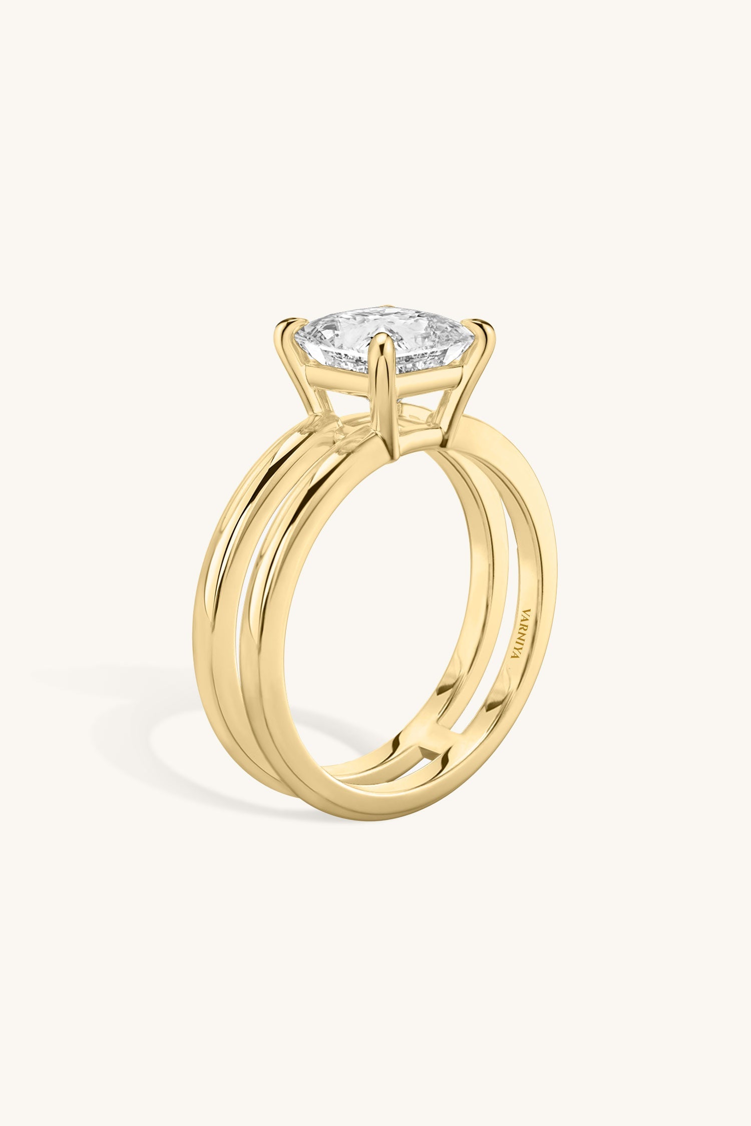 DULCE HALO ROUND BRILLIANT SOLITAIRE PAVÉ RING