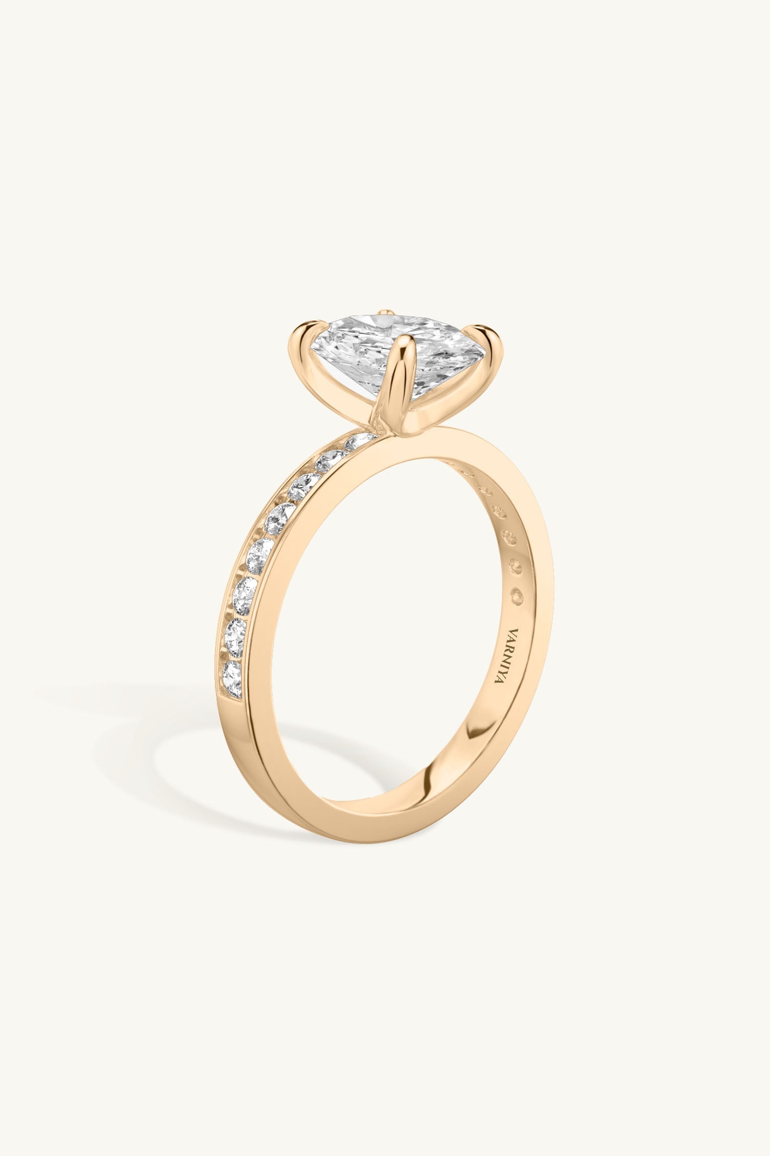Sequinne Oval Large Pavé Premium Band
