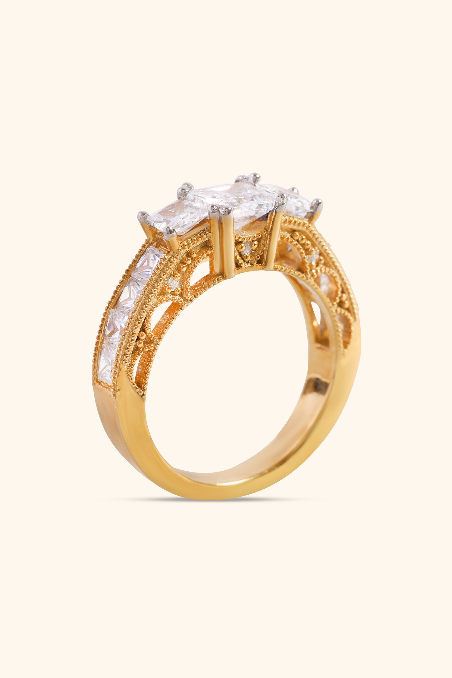 Mariana Trilogy Round Brilliant Solitaire Ring
