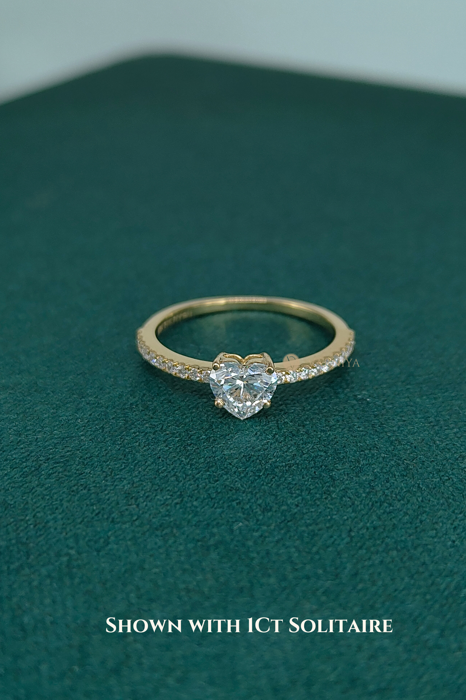 Corazón Heart Solitaire Pavé Ring