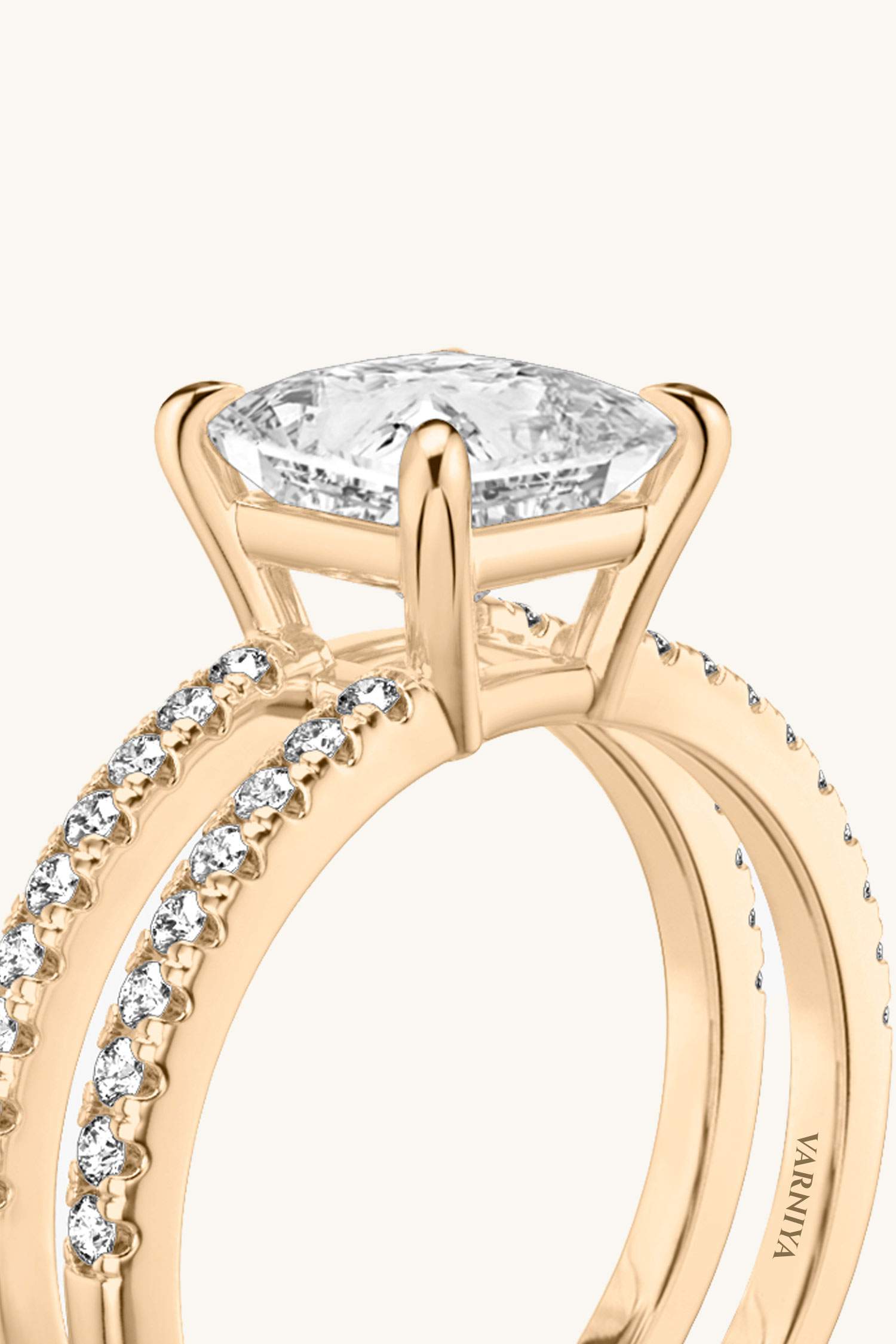 BELLA LUNA HALO OVAL SOLITAIRE PAVÉ RING