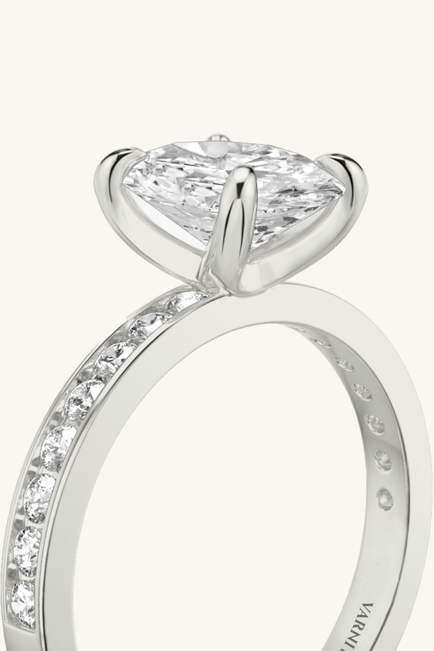 Sequinne Oval Large Pavé Premium Band