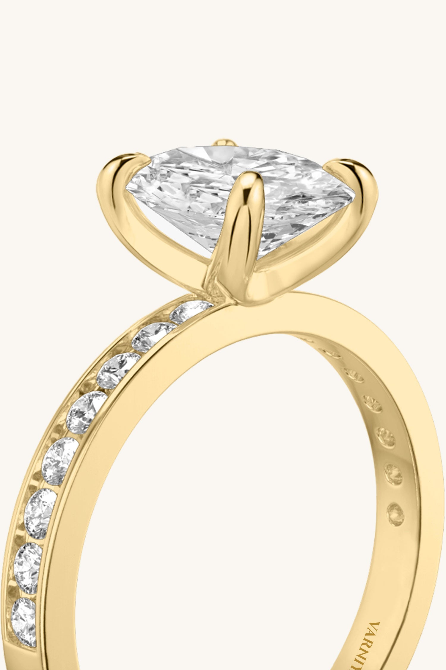 Sequinne Oval Large Pavé Value Band