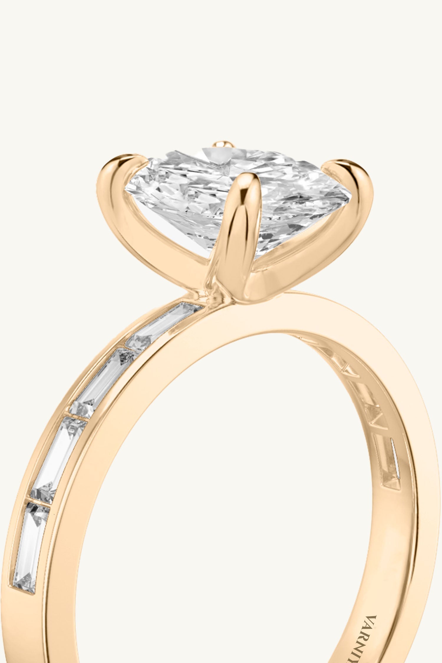 Sequinne Oval Channel Pavé Band