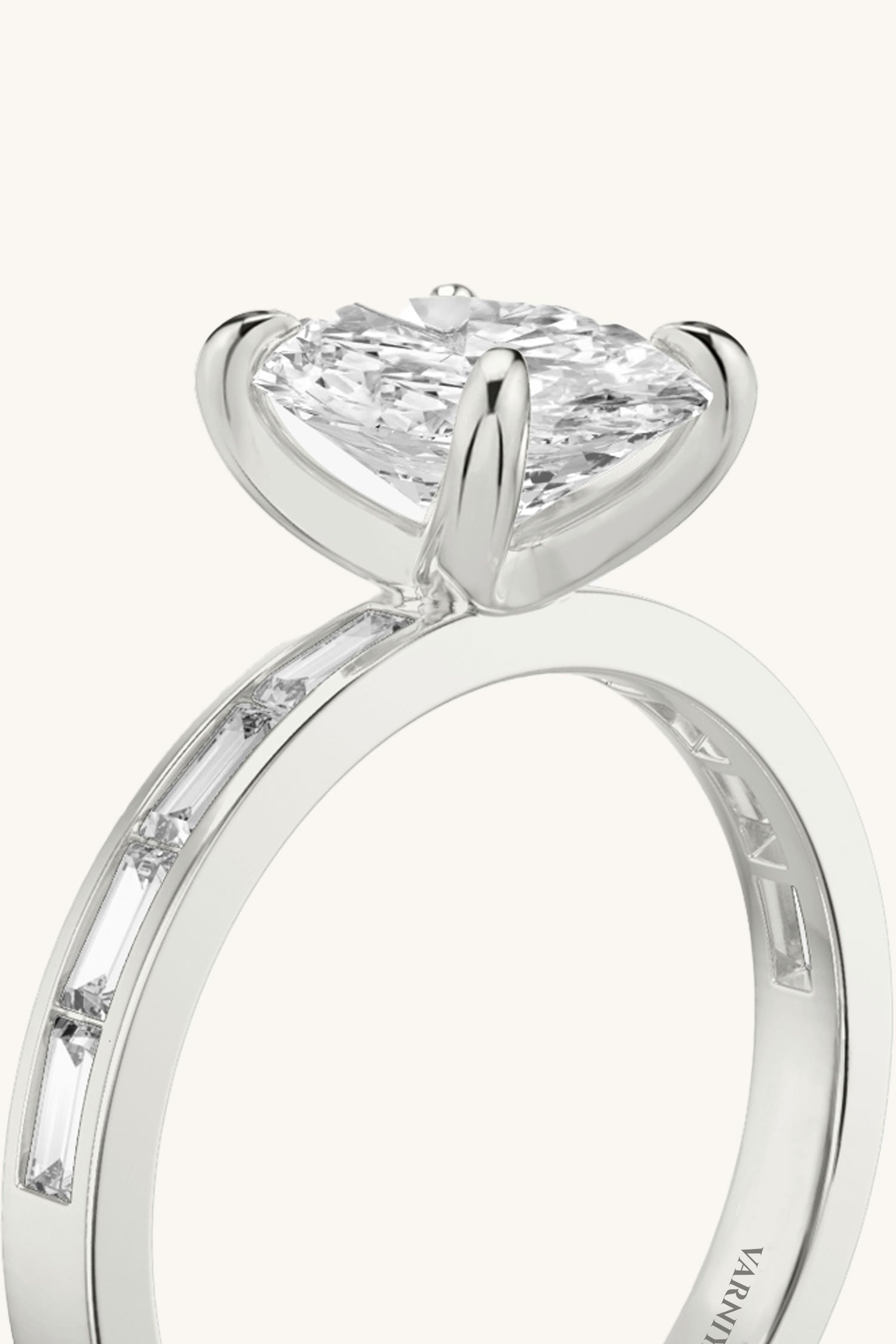 Sequinne Oval Channel Pavé Band